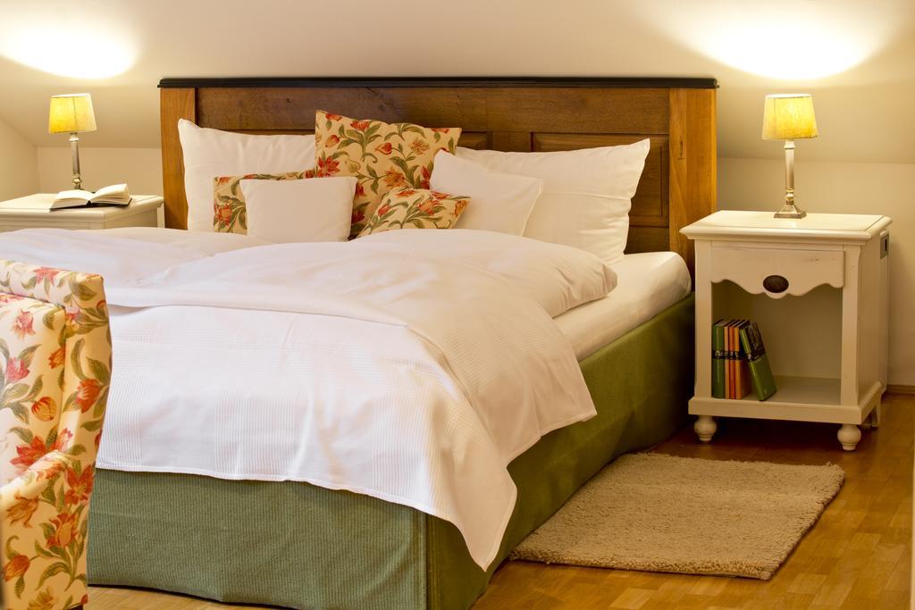 Romantik Hotel Landhaus Baerenmuehle Frankenau Kamer foto